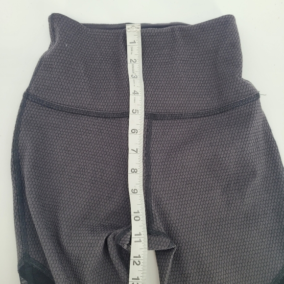 BEYOND yoga high waisted Grey Black Textured Mesh Panel Leggings small - Picture 4 of 8